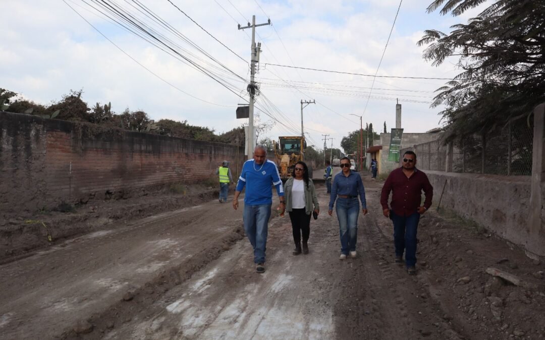 GOBIERNO ESTATAL IMPULSA OBRAS DE PAVIMENTACIÓN Y MEJORA VIAL EN LA REGIÓN MEDIA