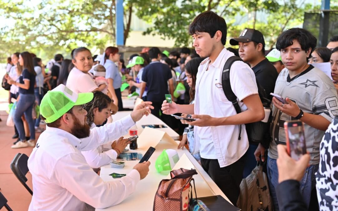 RICARDO GALLARDO GARANTIZA TRANSPORTE GRATUITO PARA ESTUDIANTES VALLENSES