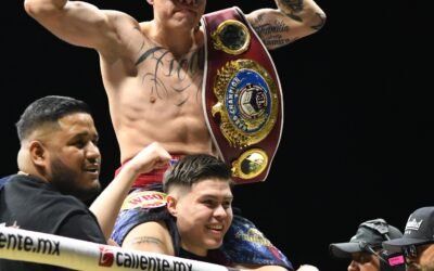 VELADA DE CAMPEONES ENCIENDE LA ARENA POTOSÍ