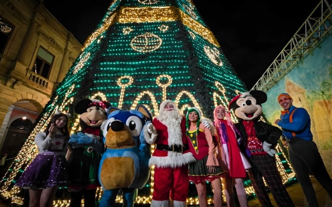 ALDEA MÁGICA LLENA DE LUZ Y TRADICIÓN PLAZA DE FUNDADORES