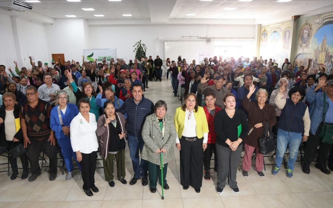 GOBIERNO ESTATAL ENTREGA LENTES EN VILLA DE POZOS Y SOLEDAD