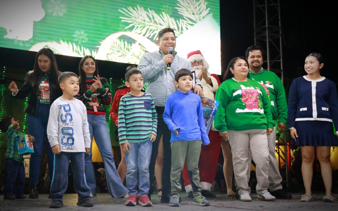 RICARDO GALLARDO CELEBRA CON FAMILIAS DE LA REGIÓN MEDIA LAS POSADAS NAVIDEÑAS