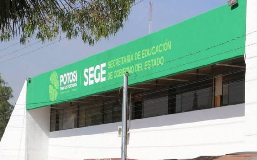 SEGE ATIENDE A PADRES DE FAMILIA DE TELESECUNDARIA